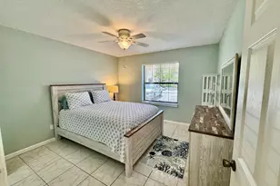 901 Pinecrest Cir, Jupiter, FL 33458 - Photo 12
