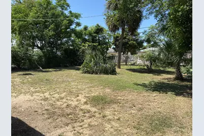 816 W 4th Street, Riviera Beach, FL 33404 - Photo 10