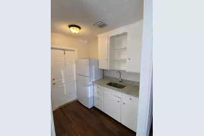 816 W 4th Street, Riviera Beach, FL 33404 - Photo 4
