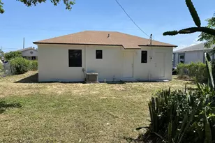 816 W 4th St, Riviera Beach, FL 33404 - Photo 2