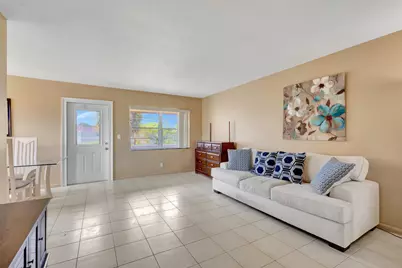 64 Coventry C, West Palm Beach, FL 33417 - Photo 2