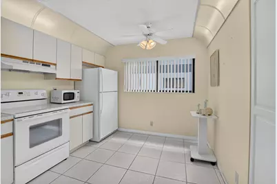 15234 Lakes Of Delray Boulevard #254, Delray Beach, FL 33484 - Photo 6