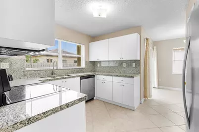 19250 NW 12th Manor, Pembroke Pines, FL 33029 - Photo 18