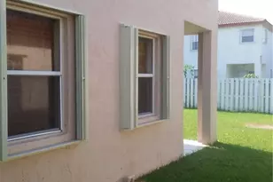 19250 NW 12th Manor, Pembroke Pines, FL 33029 - Photo 4