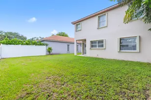 19250 NW 12th Manor, Pembroke Pines, FL 33029 - Photo 8