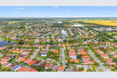 19250 NW 12th Manor, Pembroke Pines, FL 33029 - Photo 46
