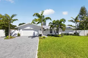 135 SE 28th Ct, Boynton Beach, FL 33435 - Photo 2