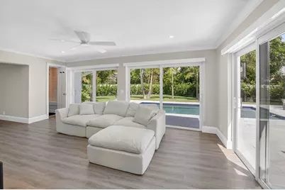 135 SE 28th Court, Boynton Beach, FL 33435 - Photo 20