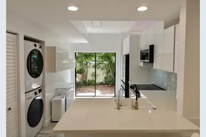 210 Bella Vista Court N #10, Jupiter, FL 33477 - Photo 4