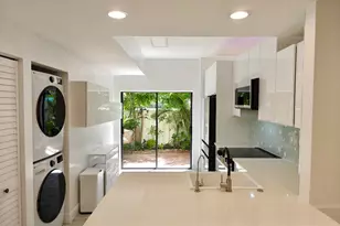 210 Bella Vista Ct N, Jupiter, FL 33477 - Photo 6