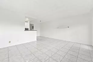 310 Oakridge R Ct, Deerfield Beach, FL 33442 - Photo 10