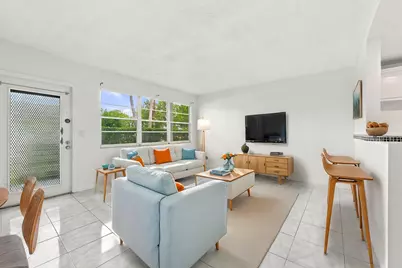 310 Oakridge R Court #310, Deerfield Beach, FL 33442 - Photo 4