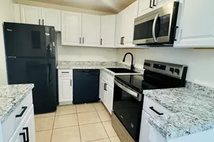 480 NW 20th St, Boca Raton, FL 33431 - Photo 1