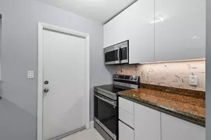 968 W 9th St, Riviera Beach, FL 33404 - Photo 10