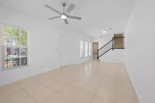 870 NW 83rd Ln, Boca Raton, FL 33487 - Photo 6