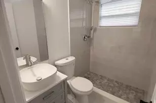 968 W 9th St, Riviera Beach, FL 33404 - Photo 16