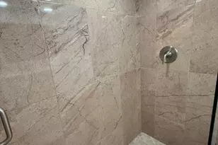 250 Jacaranda Dr, Plantation, FL 33324 - Photo 16