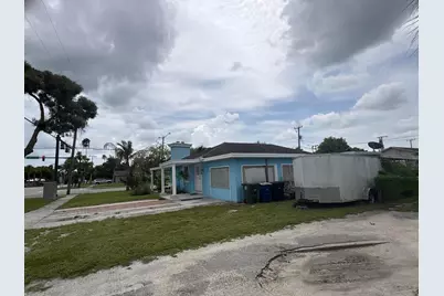1001 Sunrise Boulevard, Fort Pierce, FL 34950 - Photo 2