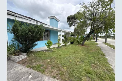 1001 Sunrise Boulevard, Fort Pierce, FL 34950 - Photo 4