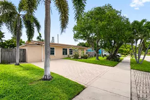 2750 NE 9th Terrace, Pompano Beach, FL 33064 - Photo 2
