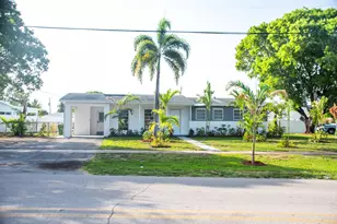 341 Henthorne Dr, Palm Springs, FL 33461 - Photo 2