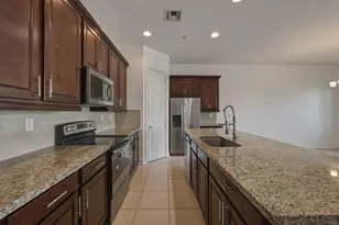 11562 SW 13th Ln, Pembroke Pines, FL 33025 - Photo 6