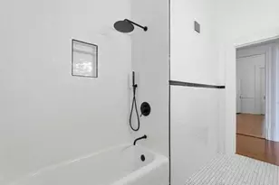 207 E Gwinnett St, Savannah, GA 31401 - Photo 24
