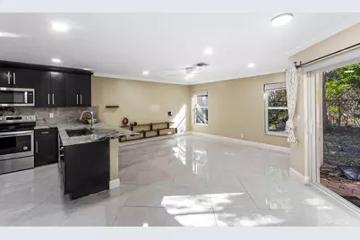 6384 Adriatic Way, West Palm Beach, FL 33413 - Photo 10