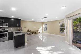 6384 Adriatic Way, West Palm Beach, FL 33413 - Photo 10