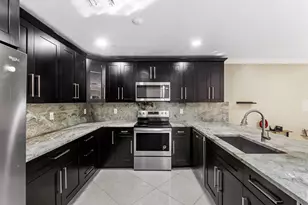 6384 Adriatic Way, West Palm Beach, FL 33413 - Photo 12