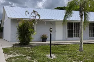 276 SE Norfolk Blvd, Stuart, FL 34997 - Photo 1