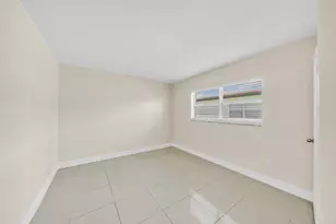 4921 NW 39th St, Lauderdale Lakes, FL 33319 - Photo 12
