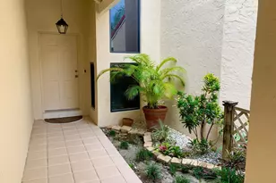 723 Windermere Way, Palm Beach Gardens, FL 33418 - Photo 2