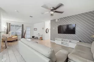 309 SW 7th Ct, Hallandale Beach, FL 33009 - Photo 20