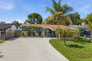 309 SW 7th Ct, Hallandale Beach, FL 33009 - Photo 6