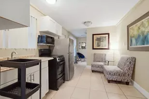 309 SW 7th Ct, Hallandale Beach, FL 33009 - Photo 28