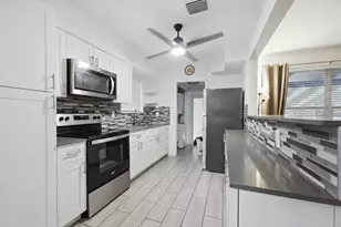 309 SW 7th Ct, Hallandale Beach, FL 33009 - Photo 8