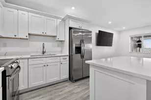 100 Shore Ct, North Palm Beach, FL 33408 - Photo 10
