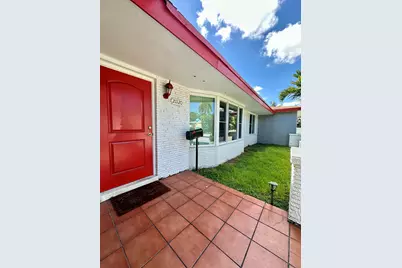 20120 Highland Lakes Boulevard, Miami, FL 33179 - Photo 2