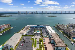 110 Shore Ct, North Palm Beach, FL 33408 - Photo 2