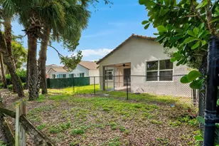 196 Seminole Lakes Dr, Royal Palm Beach, FL 33411 - Photo 30