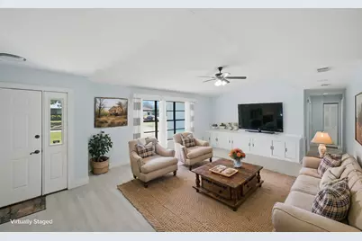 662 SE Essex Drive, Port Saint Lucie, FL 34984 - Photo 18