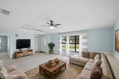 662 SE Essex Drive, Port Saint Lucie, FL 34984 - Photo 8