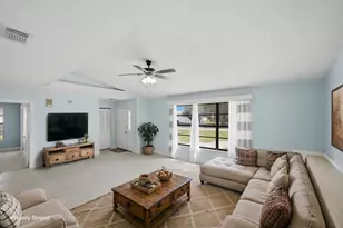 662 SE Essex Dr, Port Saint Lucie, FL 34984 - Photo 8