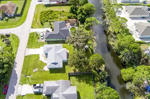 662 SE Essex Dr, Port Saint Lucie, FL 34984 - Photo 40