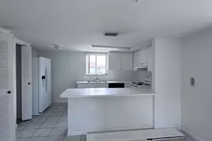 551 NW 82nd Ave, Miami, FL 33126 - Photo 6
