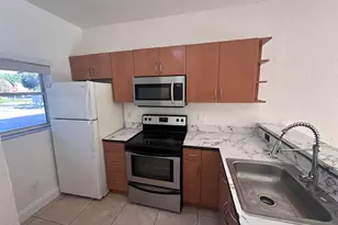 3590 NW 91st Ln, Sunrise, FL 33351 - Photo 2
