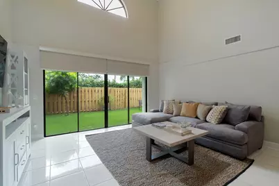 13547 Fountain View Boulevard, Wellington, FL 33414 - Photo 4