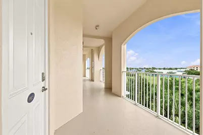 34 Harbour Isle Drive W #PH05, Fort Pierce, FL 34949 - Photo 2