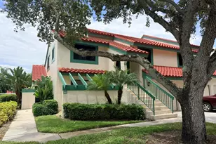 24 Lexington Ln W, Palm Beach Gardens, FL 33418 - Photo 2